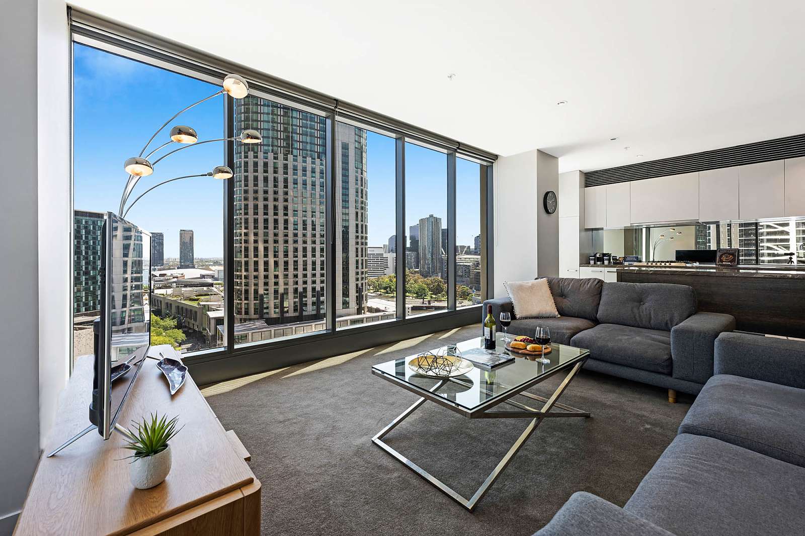 two bedroom apartment in Southbank 